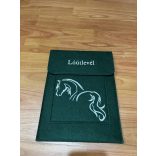 Lóútlevél tartó -sötét zöld 