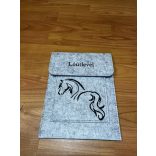 Lóútlevél tartó - világos szürke