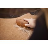 EQUIMOUR "TINKA" SZŐRZETVÁLTÁS-SEGÍTŐ FÉSŰ