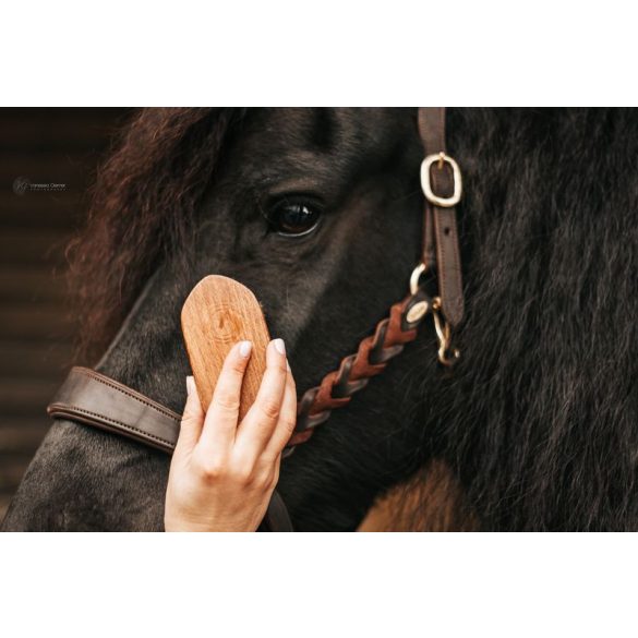 EQUIMOUR "MÄXCHEN" KECSKESZŐR FEJKEFE  - ÉRZÉKENY TERÜLETEKRE 