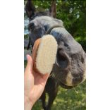 EQUIMOUR "MÄXCHEN" KECSKESZŐR FEJKEFE  - ÉRZÉKENY TERÜLETEKRE 