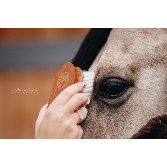 EQUIMOUR "MÄXCHEN" KECSKESZŐR FEJKEFE  - ÉRZÉKENY TERÜLETEKRE 
